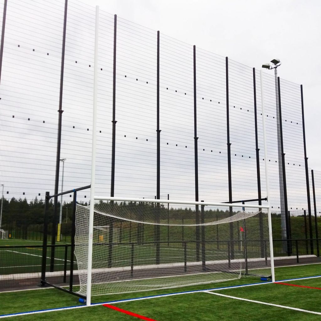 Retractable gaa goal